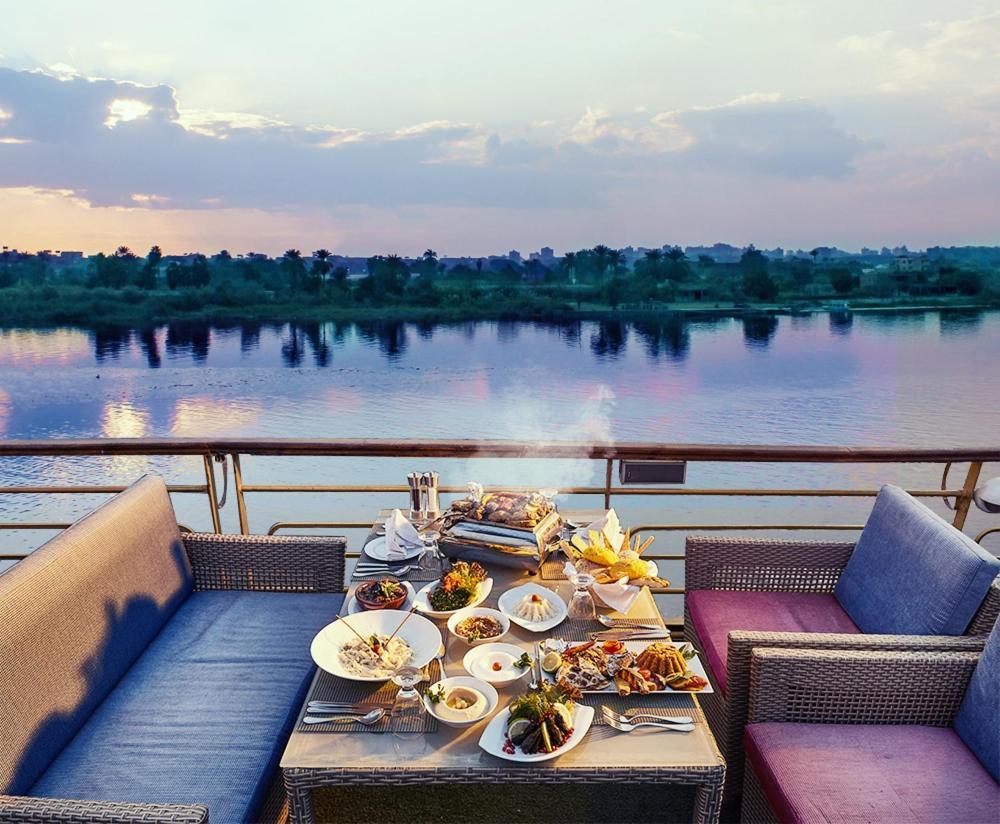 Nile View Jewel Hotel Kairó Kültér fotó